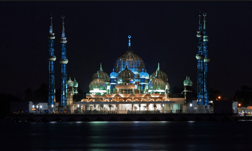 Ini Dia Pesona Kubah Masjid Kristal di Malaysia