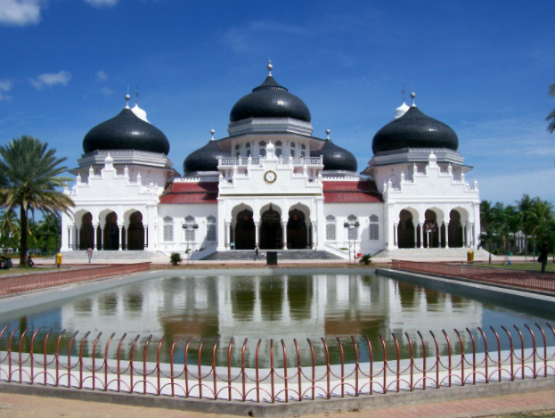 Indahnya Arsitektur Masjid Raya Baiturrahman Aceh