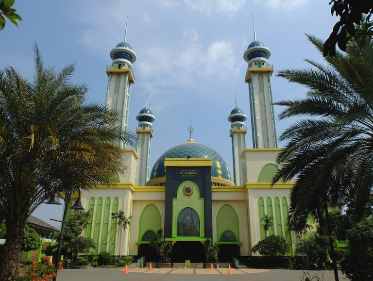Karakteristik Bangunan Masjid Agung Al-Barkah Bekasi