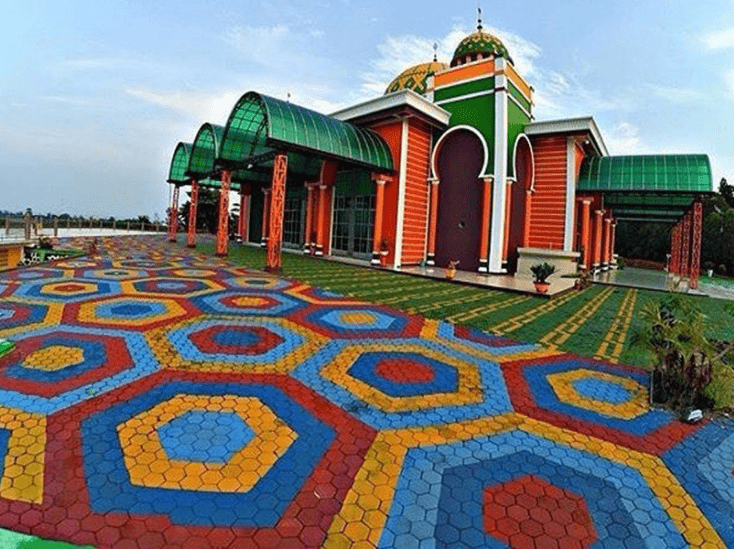 Indahnya Warna Masjid Baitul Makmur TanjungUban