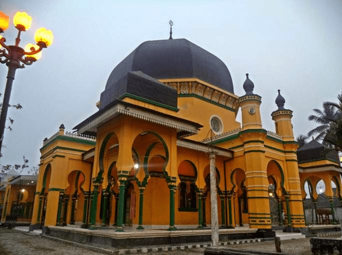 Masjid Tertua Al Osmani Medan Berkesan Budaya Melayu