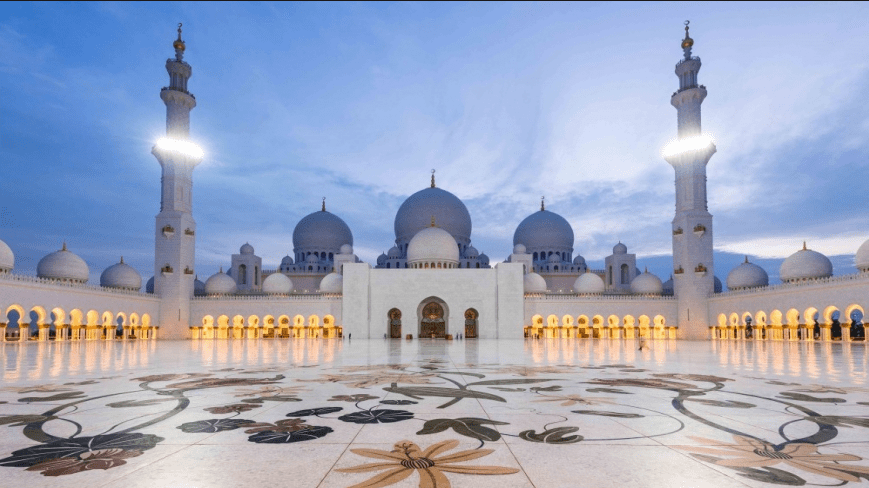 Kemegahan Masjid Agung Sheikh Zayed Abu Dhabi