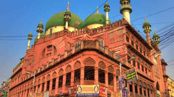 Masjid Nahkoda Kalkuta – India