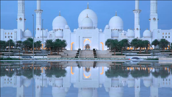 Masjid Agung Sheikh Zayed terindah di dubai