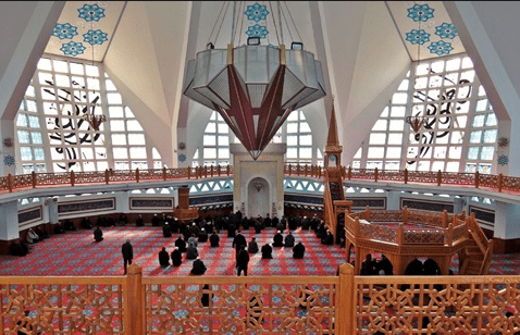 interior Masjid Agung Akçakoca Turki