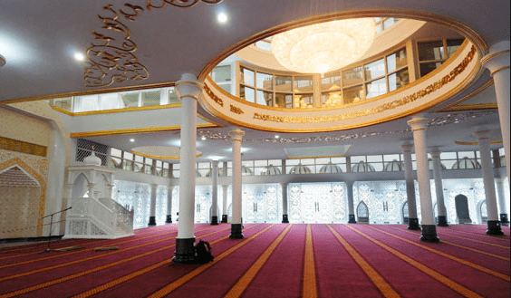 interior masjid kristal