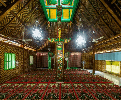 interior masjid saka tunggal