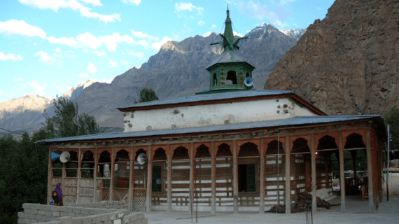 Masjid Chaqchan di Pakistan