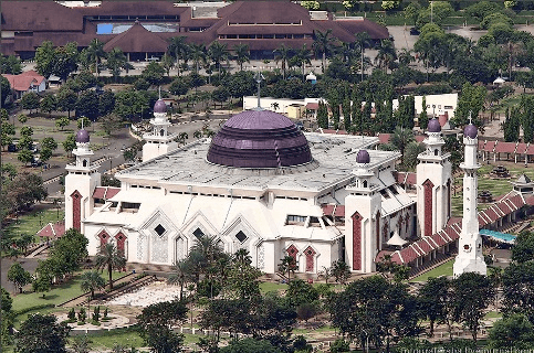 Masjid Agung At-Tin – Taman Mini Indonesia Indah