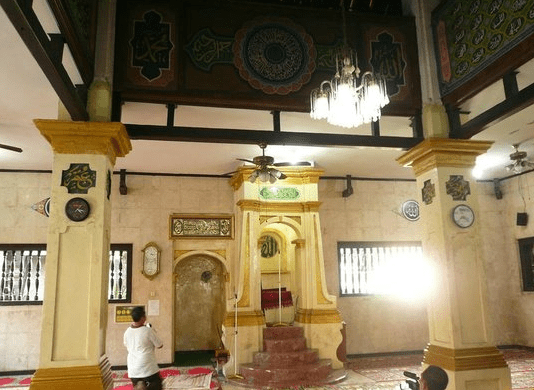 interior Masjid Jami’ Al-Anwar Angke