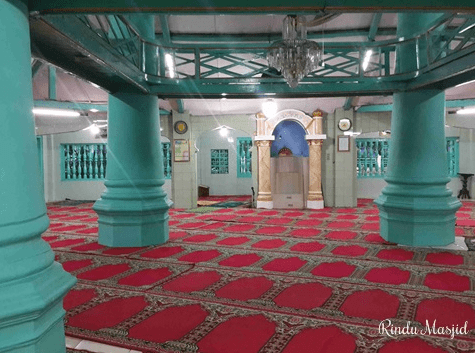 interior Masjid Jami’ Al-Manshur