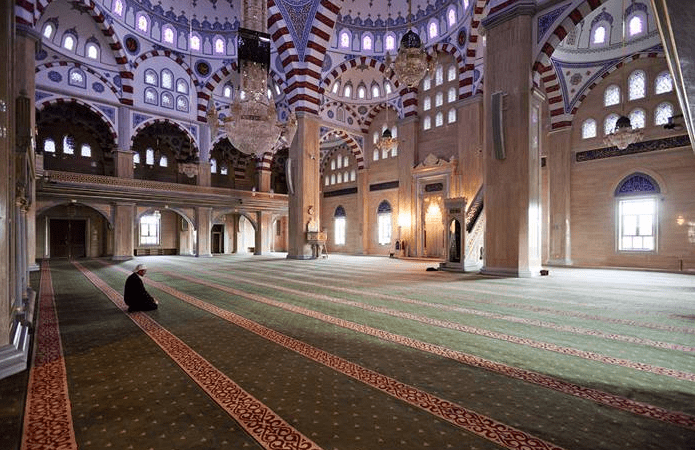 interior masjid akhmad kadyrov