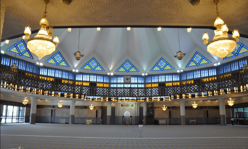 interior masjid nasional malaysia