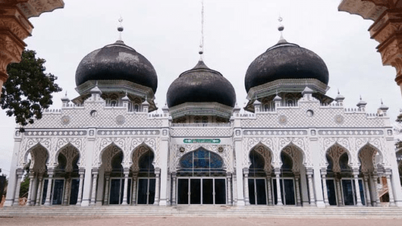 Masjid Besar Bujang Salim – Krueng Geukuh Aceh Utara