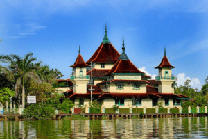 Masjid Jami’ Kesultanan Sambas – Kalimantan Barat