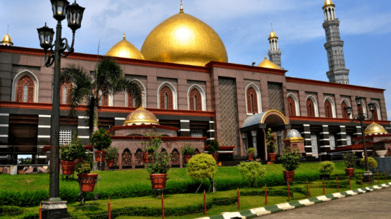 Masjid Kubah Emas Dian Al-Mahri – Depok