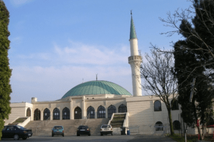 Masjid Islamic Center Wina, Austria.