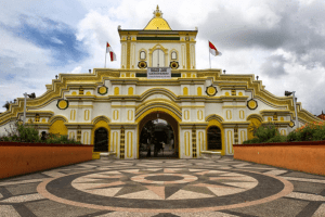 3 Masjid Megah Di Jawa Timur