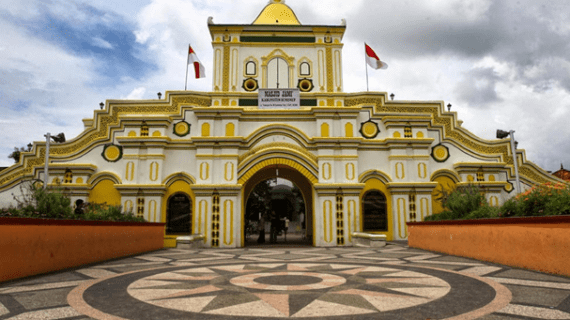 3 Masjid Megah Di Jawa Timur