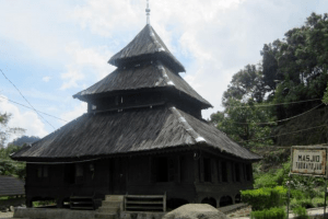 Inilah Masjid Tertua Indonesia yang Desainnya Masih Asli Berusia Ratusan Tahun  