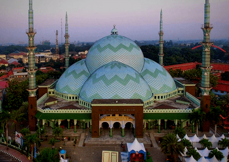 Alasan Mengapa Masjid Indonesia Dengan Kubah Terbesar Dapat Menarik Minat Wisatawan Dalam Negeri Dan Luar Negeri