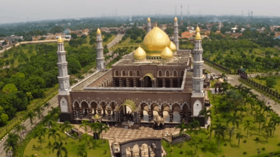 Si Kubah Emas Masjid Dian Al Mahri