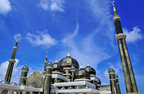 Masjid Kristal yang Memukau di Malaysia