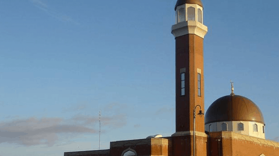 Pesona Masjid Jami’ Zakariyya Bolton, Inggris