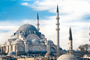 Masjid dengan Arsitektur Islam