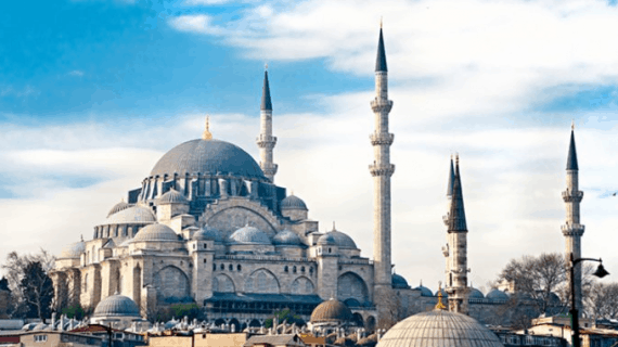 Masjid dengan Arsitektur Islam