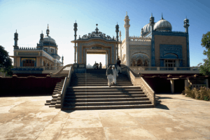 Masjid Bhong di Pakistan