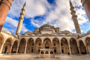 Masjid dengan Arsitektur Indah