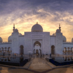 Menyaksikan Masjid Agung Spektakuler di Abu Dhabi