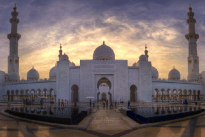 Menyaksikan Masjid Agung Spektakuler di Abu Dhabi