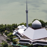 Masjid Malaysia dengan Arsitektur Luar Biasa