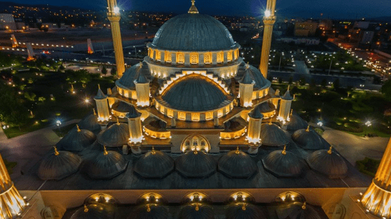 Masjid Akhmad Kadyrov, Grozny, Rusia