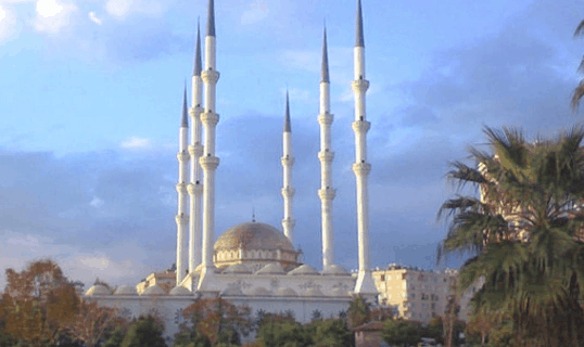 Masjid Mugdat di Mersin, Turki