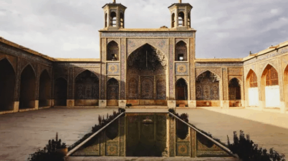 Masjid Iran Dengan Arsitektur Islamnya Yang Memukau dan Indah