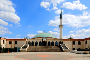 Islamic Centre Vienna Lebih dari Sekadar Masjid