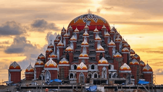 Masjid Asmaul Husnah 99 Kubah di Kota Makassar