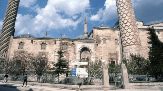 Masjid Üç Şerefeli di Edirne