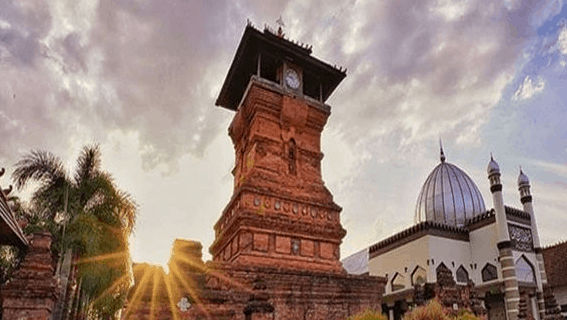 3 Keistimewaan Arsitektur Masjid Menara Kudus