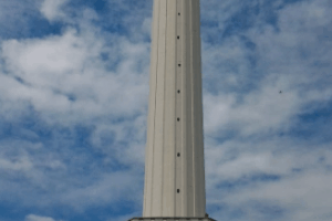 Menara Masjid Al Akbar Surabaya Setinggi 99 Meter Juga Dimiliki 4 Masjid di Indonesia