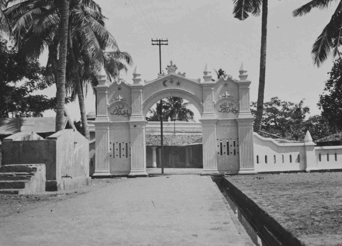 Sejarah Masjid Luar Batang