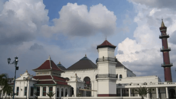 Masjid Agung Palembang Dengan 2 Arsitektur Megah Dan Unik