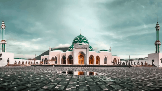 3 Masjid Terindah Di Indonesia