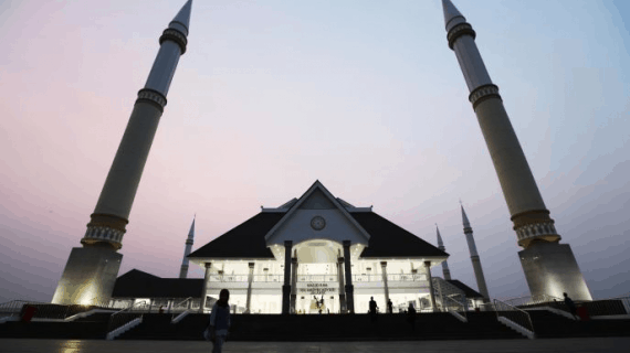 4 Kontroversi Masjid Raya Jakarta Daan Mogot