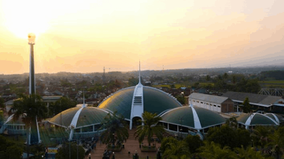 Menakjubkan ! 5 Masjid Terindah Di Jawa Timur 
