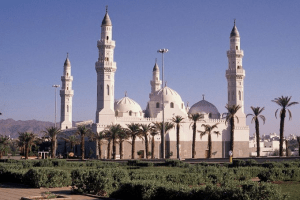 MASJID QUBA : Sejarah, Arsitektur, dan Keutamaan